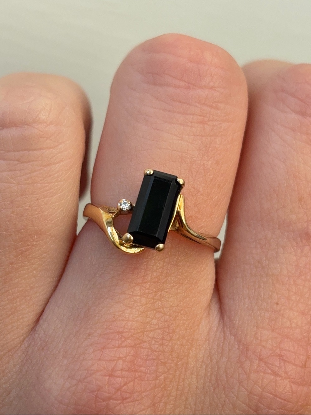 10k Vintage Yellow Gold Diamond Onyx Gemstone Ring
